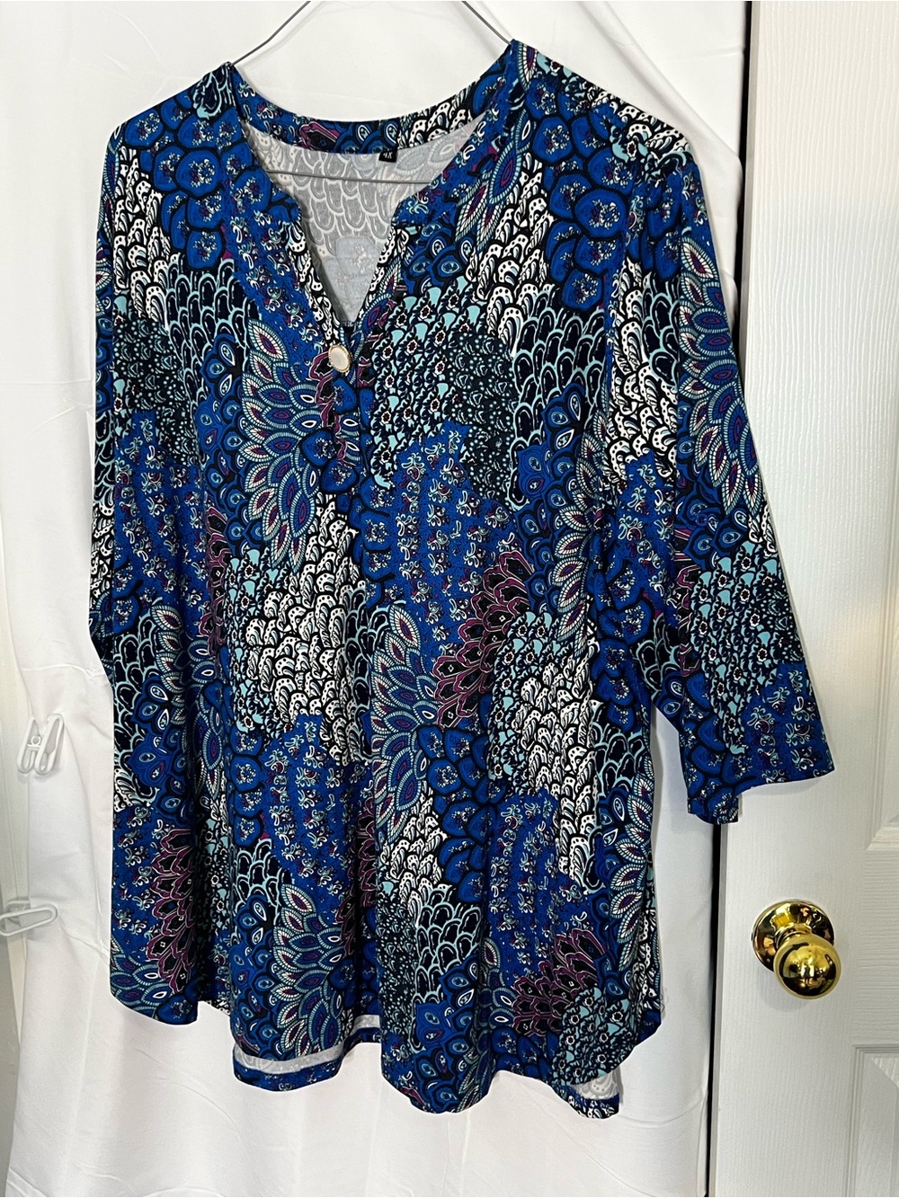 Women's Blue Floral-Pattern Tunic with V-Neck Button Detail